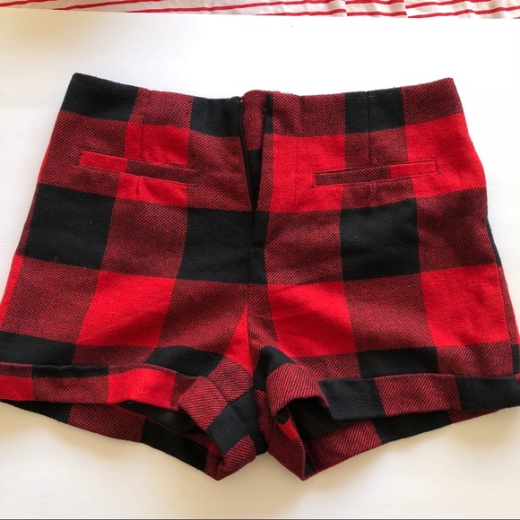 i love h81 Pants - High Waist Shorts